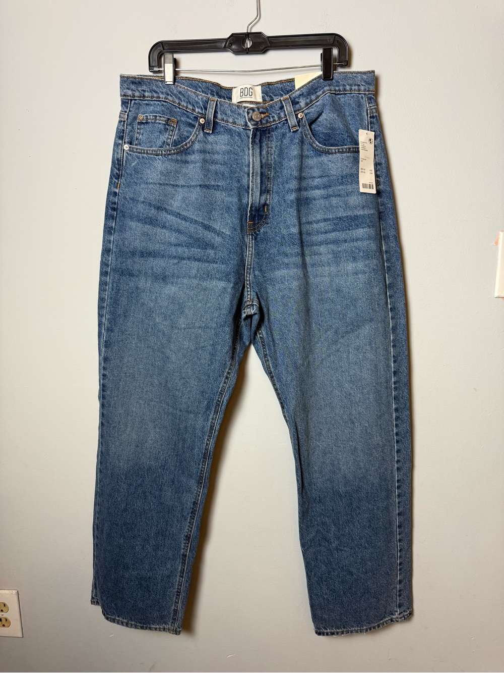 BDG women’s Relaxed Jeans in Medium Blue Wash